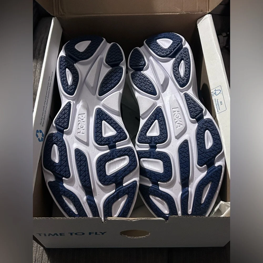 Hoka Bondi 8, Women’s size 9 B